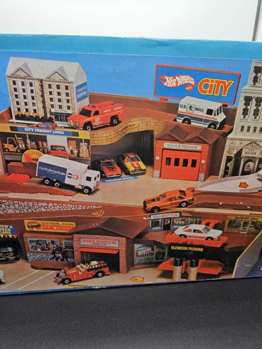 1980 Mattel Hot Wheels City Sto N Go Playset w/Box Good Condition - Picture 14 of 19