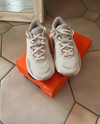 Nike legend essential 3 Frauen NEU Größe 38 Sehr Bequem
