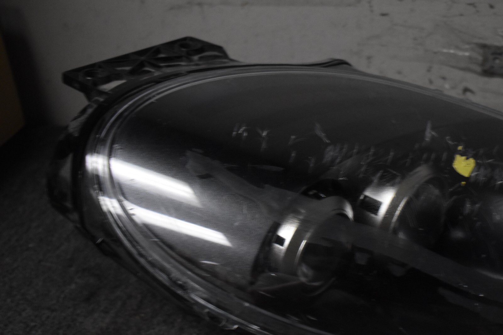 2006-2017 ASTON MARTIN DB9 HEADLIGHT RIGHT SIDE FACTORY OEM