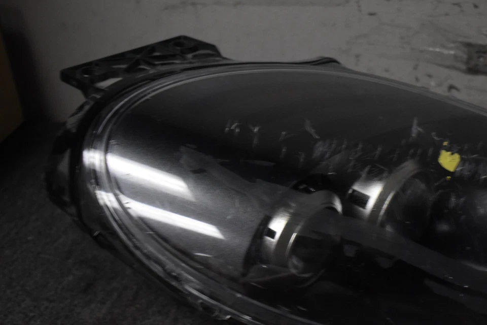 Faro Aston Martin DB9 2006-2017 lado derecho OEM de fábrica Foto 2 de 4