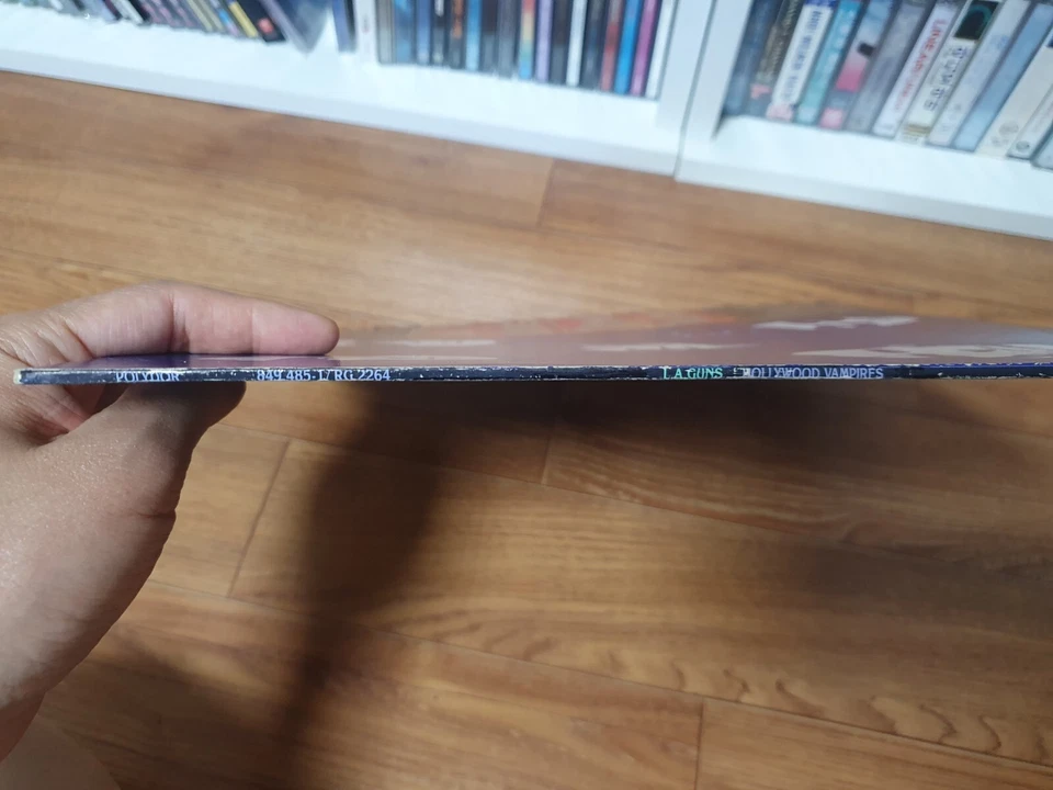 L.A. Guns - Hollywood Vampires 11 Tracks 1991 Korea LP Vinyl Insert POSTER Foto 4 de 4