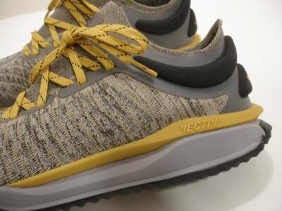 Men's sz 11 M The North Face Gray Vectiv Escape Knit Reflect