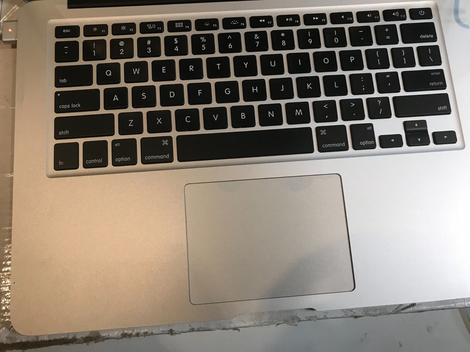 Apple  MacBook Air A1466 2017  13"  i5 1.8GHZ  8GB 128GB Bad Battery #094