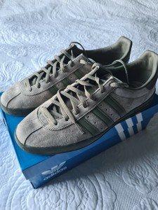 adidas broomfield grey size 10