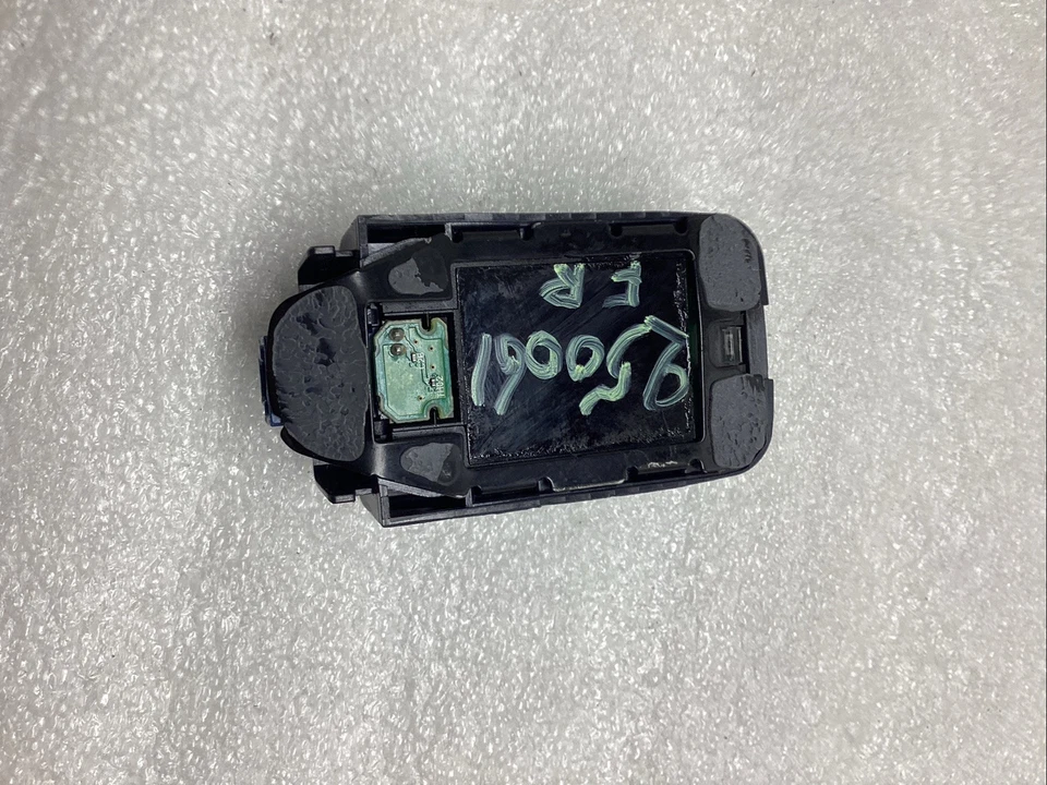 Toyota Prius Prime 2017 parabrisas sensor de lluvia OEM 89941-47040 Foto 2 de 4