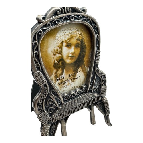 Vintage Ornate Mini Photo Frame Sanwa Taiwan 2.5x3 Silver Tone Antique Style - Picture 2 of 8