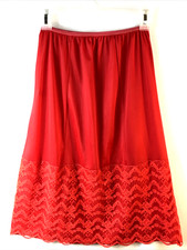Vintage VANITY FAIR Red Nylon Lace Half Slip Size M USA Valentines d