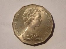 1971 AUSTRALIAN 50 CENT COIN in EXCELLENT UNCIRCULATED CONDITION with NO FAULTS