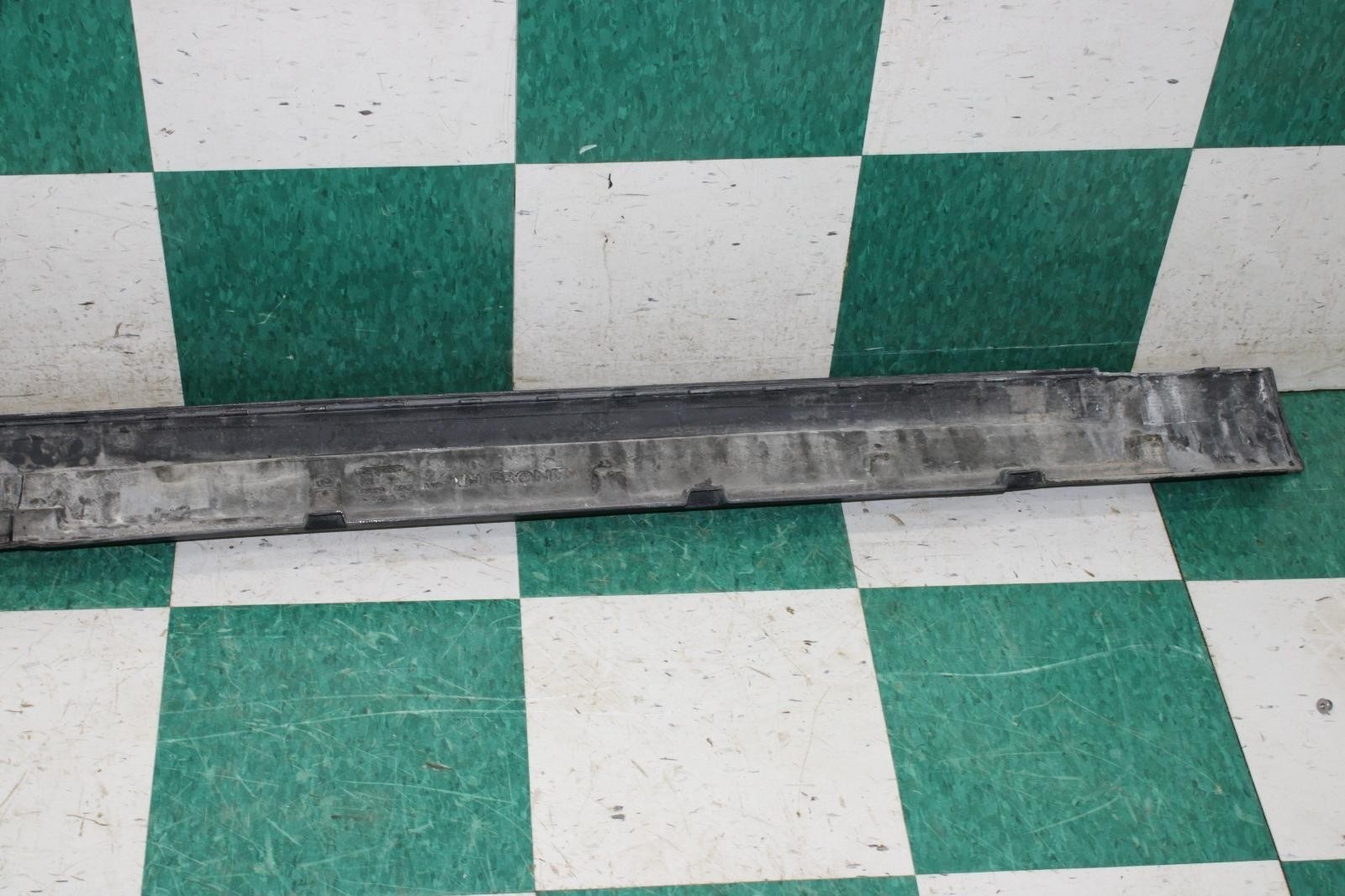 13-18 Flying Spur *SCUFFS* Black Driver Side Left LH Rocker Molding Side Skirt