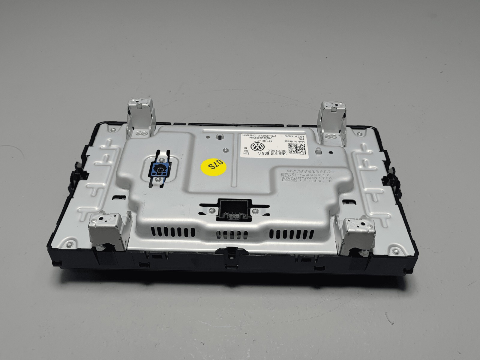 2018-2023 VOLKSWAGEN ATLAS DASBOARD DISPLAY UNIT AUDIO MEDIA RADIO RECEIVER OEM