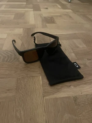 Oakley Holbrook