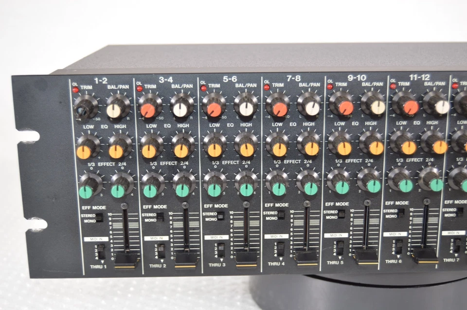 TASCAM MM-200 Line Mixer 8-Channel Keyboard Rackmount Vintage Working - Image 3 of 4