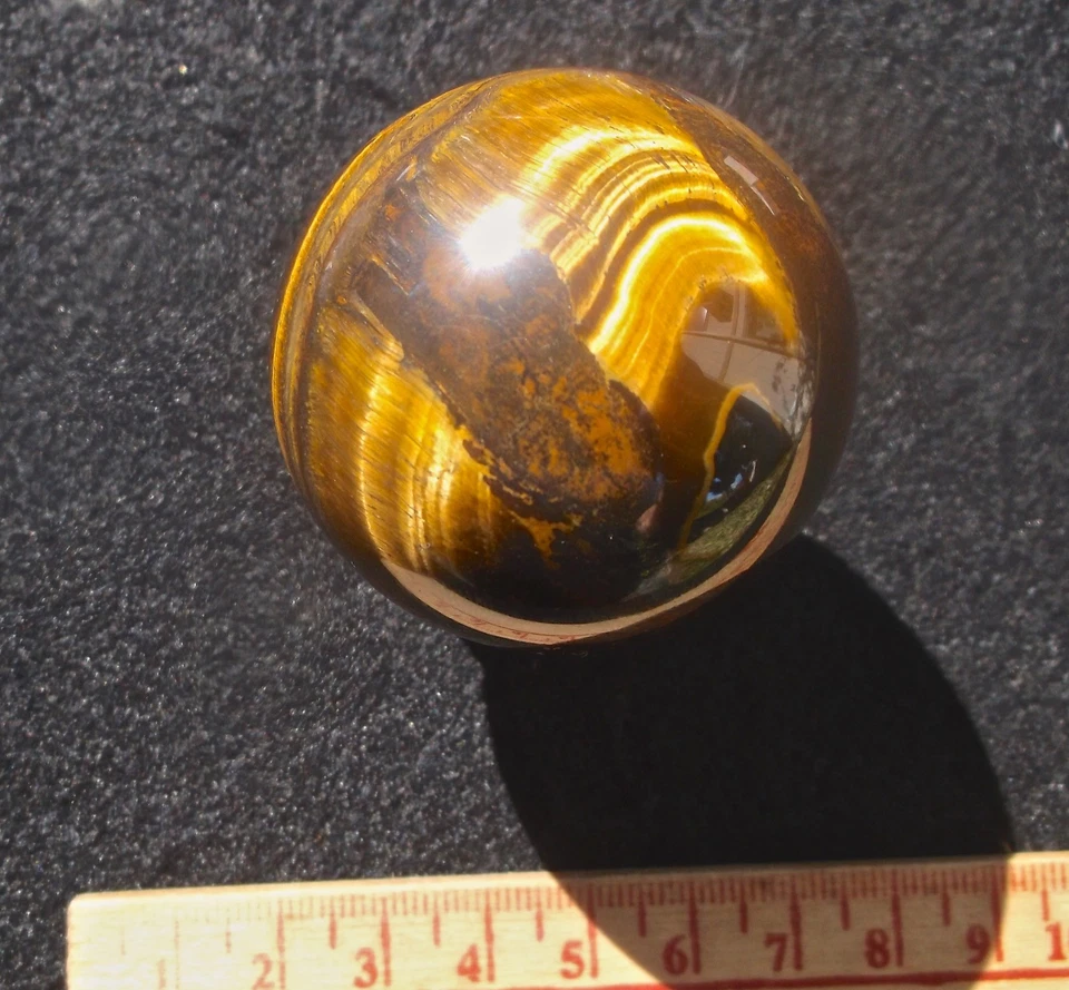 TIGER EYE POLISHED SPHERE 132 GRAMS 45 MM DIAMETER AFRICA - Image 4 of 4