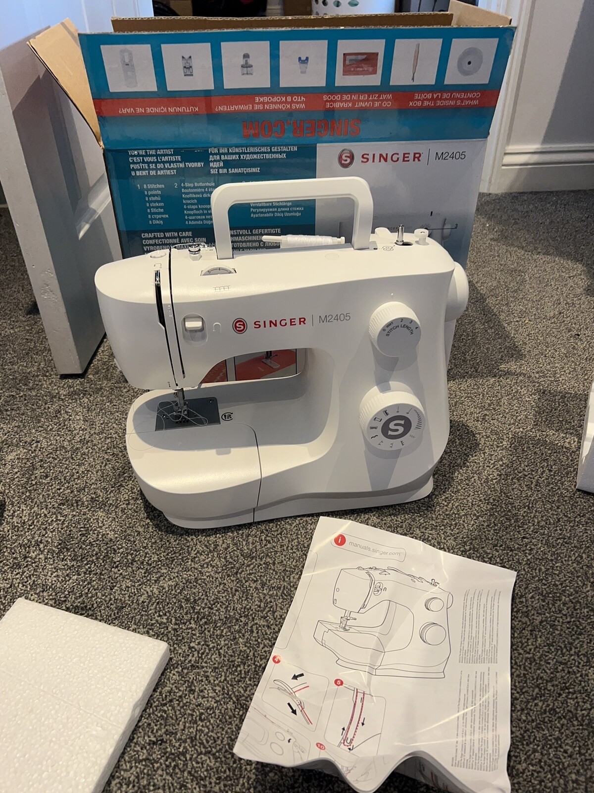 7393033102753 SINGER M2405 Mechanical sewing machine 70 W White Singer