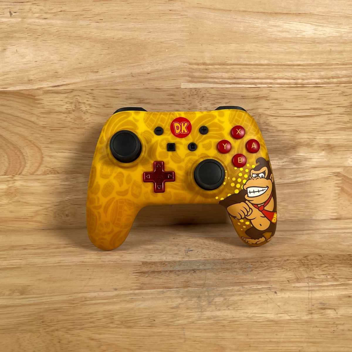 Powera 1506258-03 Yellow Portable Nintendo Switch Wired Controller - Donkey Kong Powera 1506258-03 Yellow Portable Nintendo Switch Wired Controller - Donkey Kong