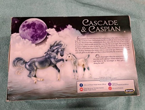 Breyer NEW Cascade and Caspian Unicorn Set Horse - Picture 4 of 6
