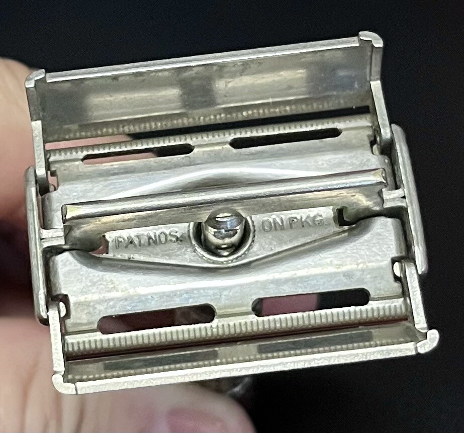 1956 Gillette Super Speed Red Tip Flare Tip Safety Razor B-1