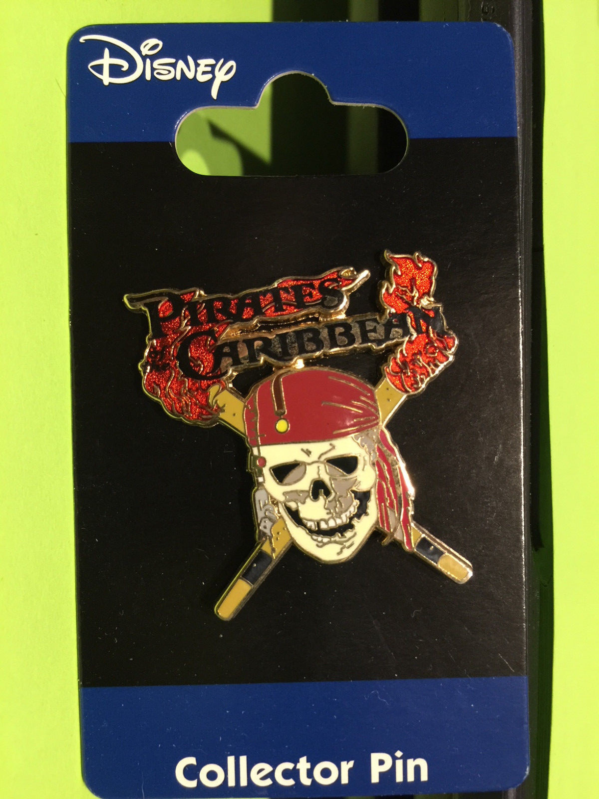 Jerry Leigh - Pirates of the Caribbean - Skull with Red Head Band Pin