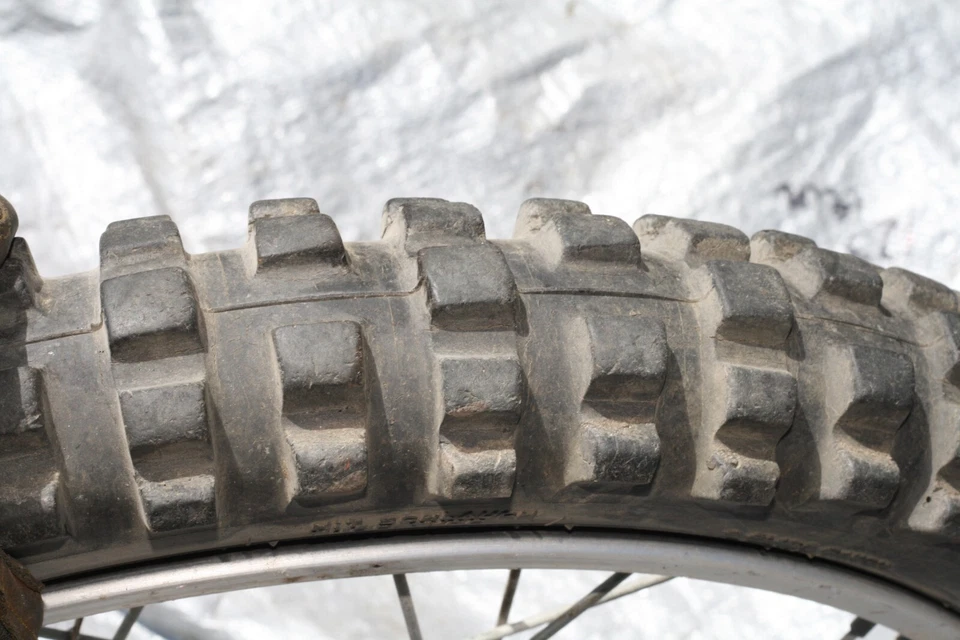 Llanta delantera KTM 400 MC5 1978-1979 OEM con buje de freno Foto 4 de 4