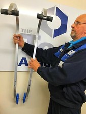 Pair of Roof Hook Kit For Extension Ladders With Wheels & Fixings 1015mm