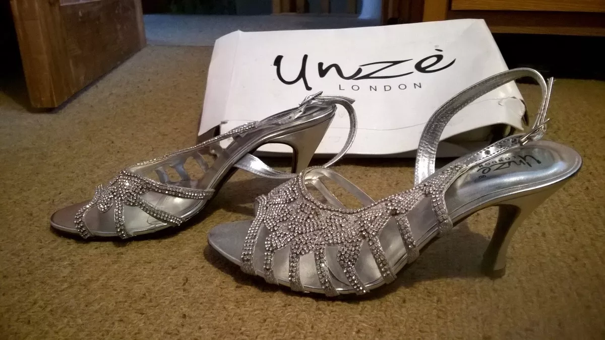 Silver sandals cheap size 4
