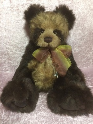 Charlie Bears Caleb CB114809 - 2011 - 48 cm - Sammlerbär 2011 mit Etikett