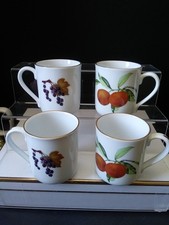 Royal Worcester 1961 Evesham Gold Cups Mugs E...
