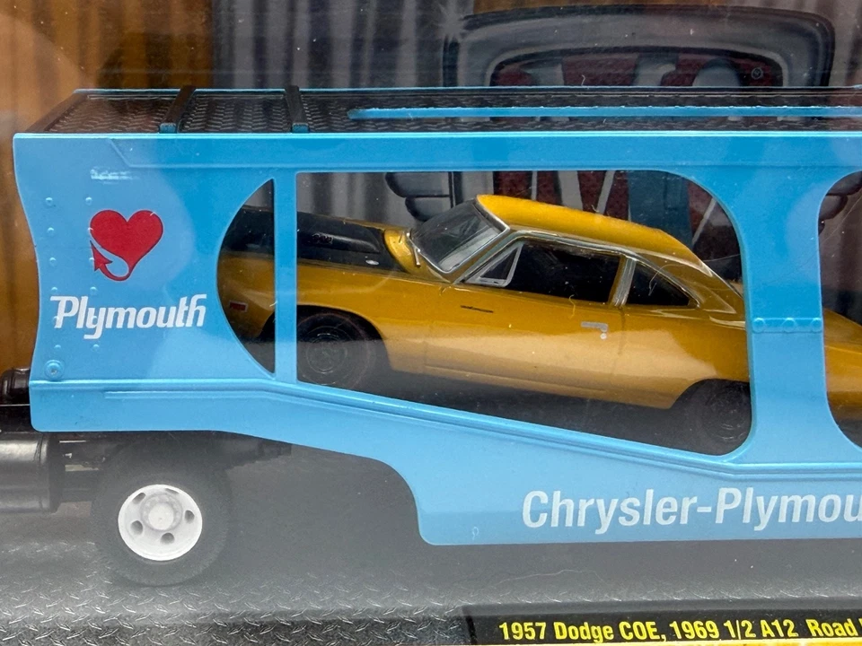 M2 Auto-Haulers 1957 Dodge COE w/ 1969 Road Runner & 1971 Hemi Cuda, 1:64, NIB - Image 3 of 4