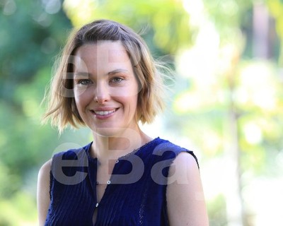 Death In Paradise (TV) Sally Bretton 10x8 Foto