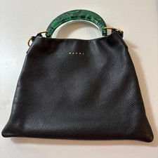 MARNI Venice Borsa Piccola Pelle Nera FR2059 Logo Stampato Manico Resina Italia