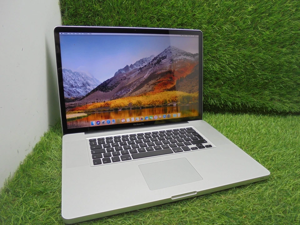 Apple MacBook Pro 17" Late 2011 A1297 Intel Core i7 HIGH SIERRA 250GB SSD 4GB L5 - Image 2 of 4