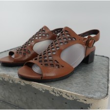 Munro American 2257 Brown Leather Laser Cut S...