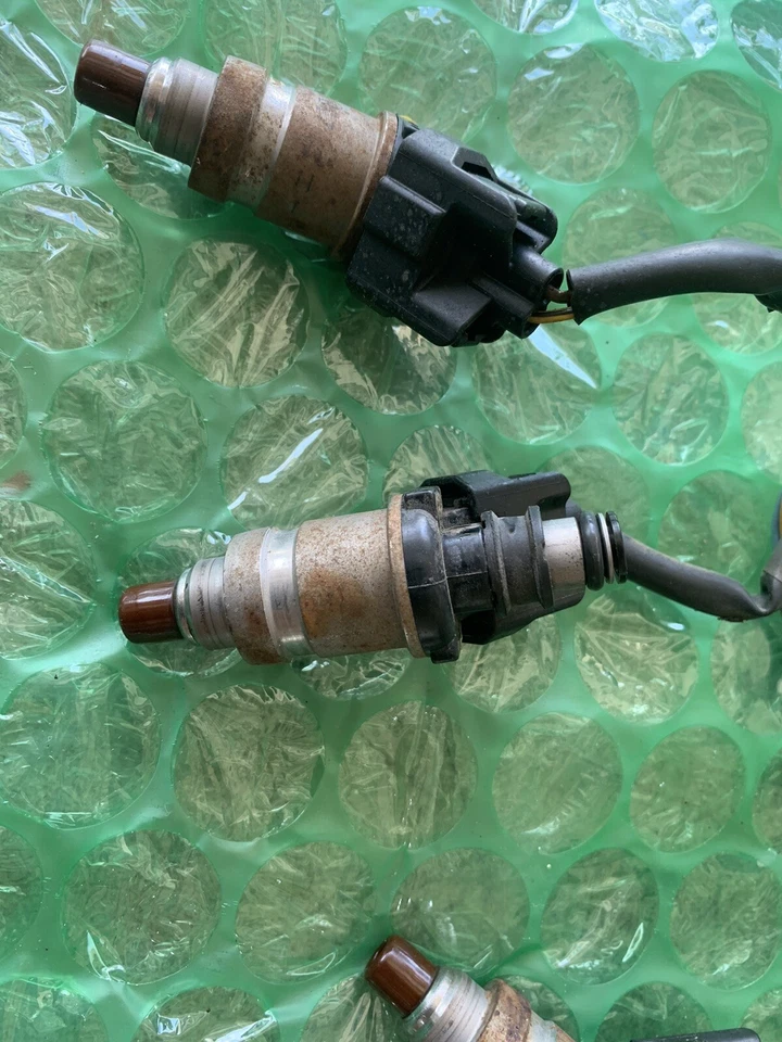 1993-1997 Honda civic Del Sol injectors with ￼ clip connectors, ￼￼ OEM - Image 2 of 4