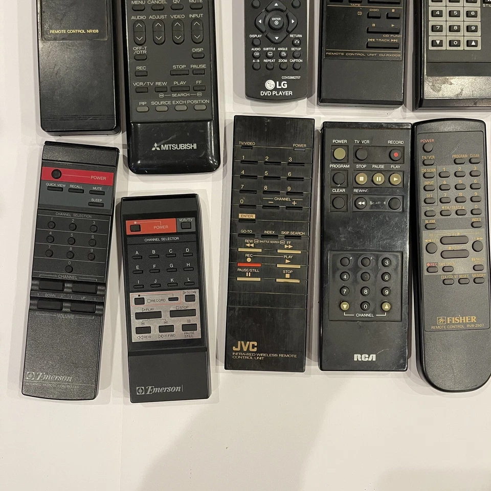 Lote de 29 controles remotos Pioneer, Toshiba, LG, JVC, Hitachi Vintage *Não testado* - Imagem 3 de 4