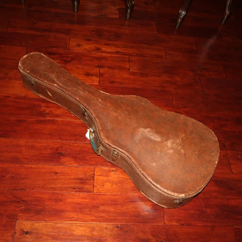 1950's Gibson Hard case fits LG-1,LG-2,LG-3, CF-100, CF-100E