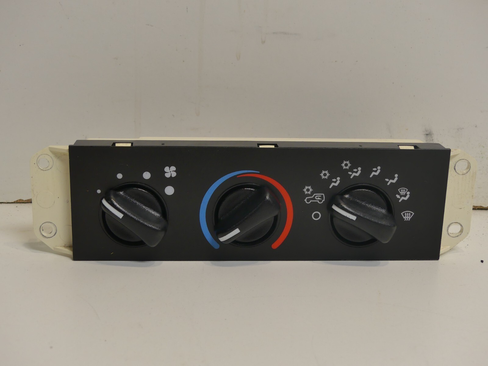 Total 33+ imagen 1999 jeep wrangler ac control panel Thptnganamst.edu.vn
