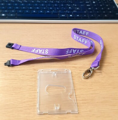 LILA STAB BEDRUCKTES SCHLÜSSELBAND mit Metallclip & HOCHFORMAT UMSCHLOSSEN Kartenhalter