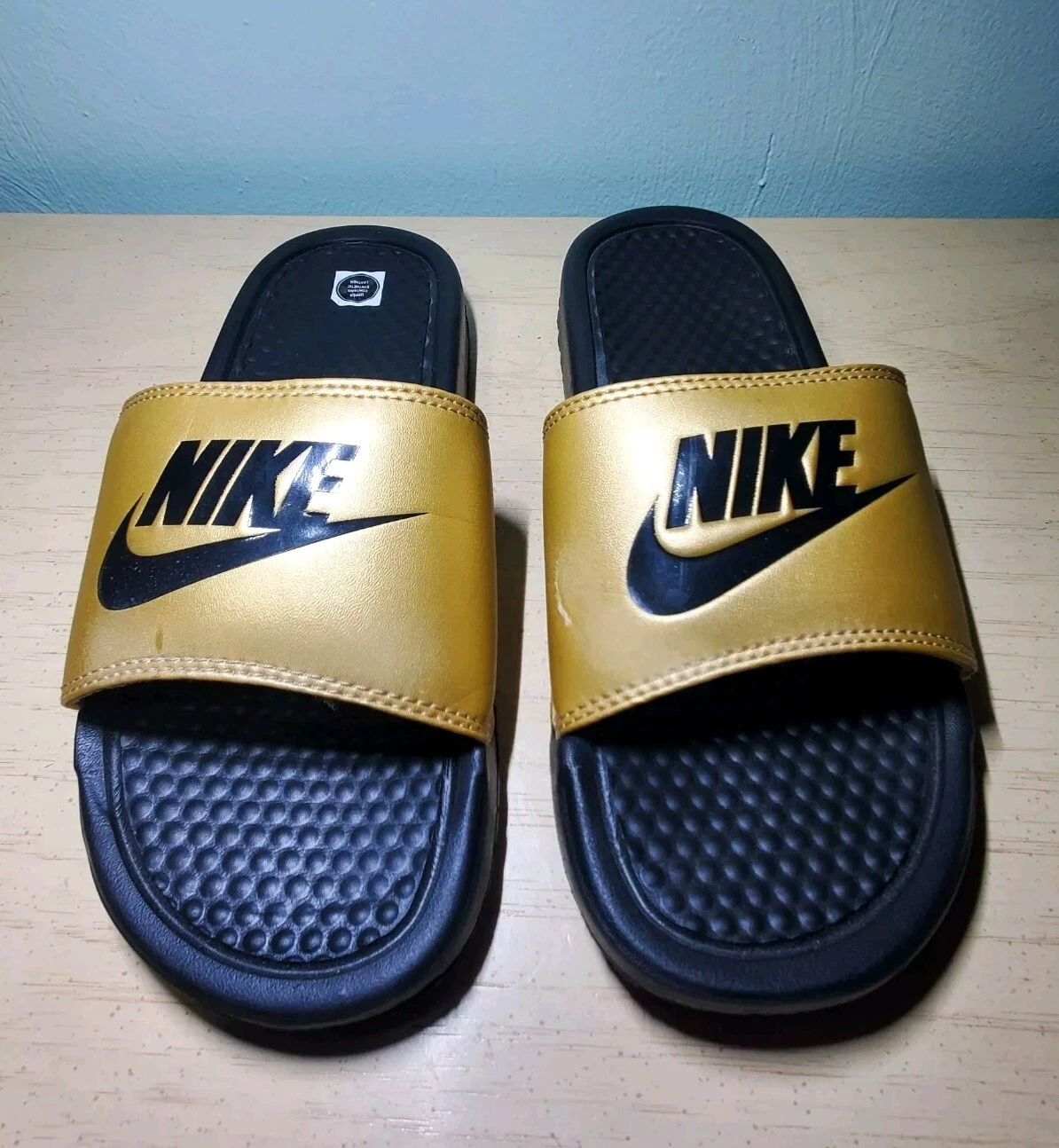 Nike Benassi JDI sandali donna nero e oro slide taglia 8