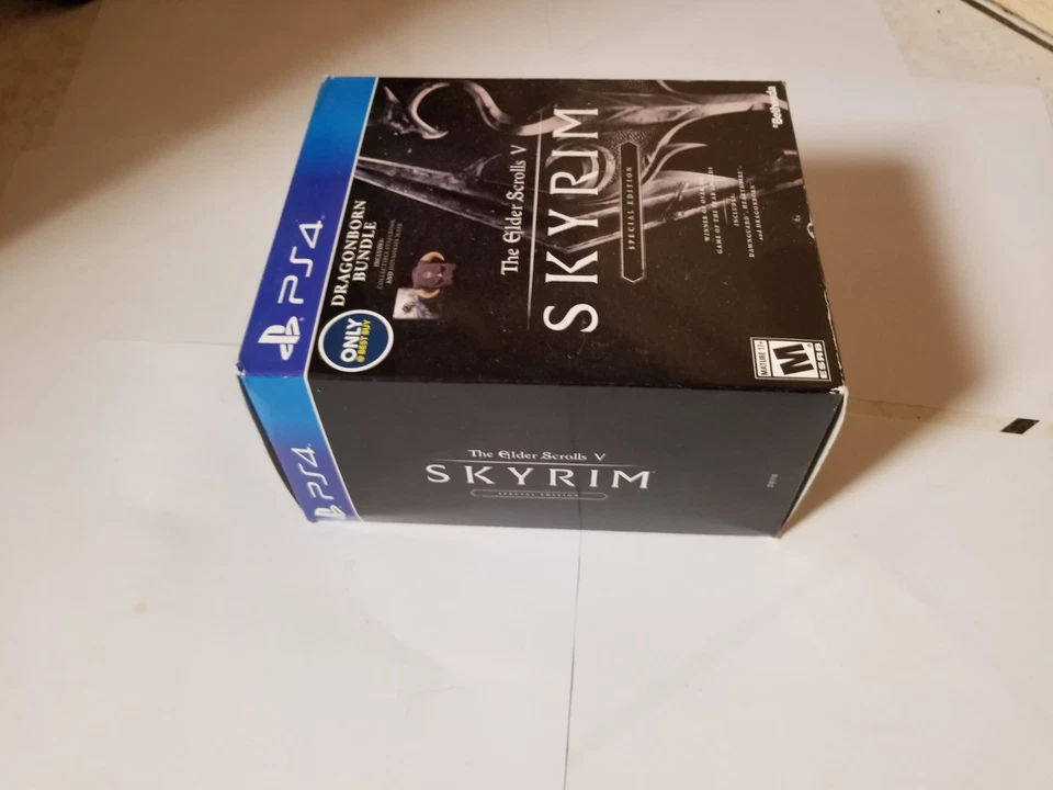 The Elder Scrolls V: Skyrim Special Edition Dragonborn Bundle PS4 new - Image 4 of 4