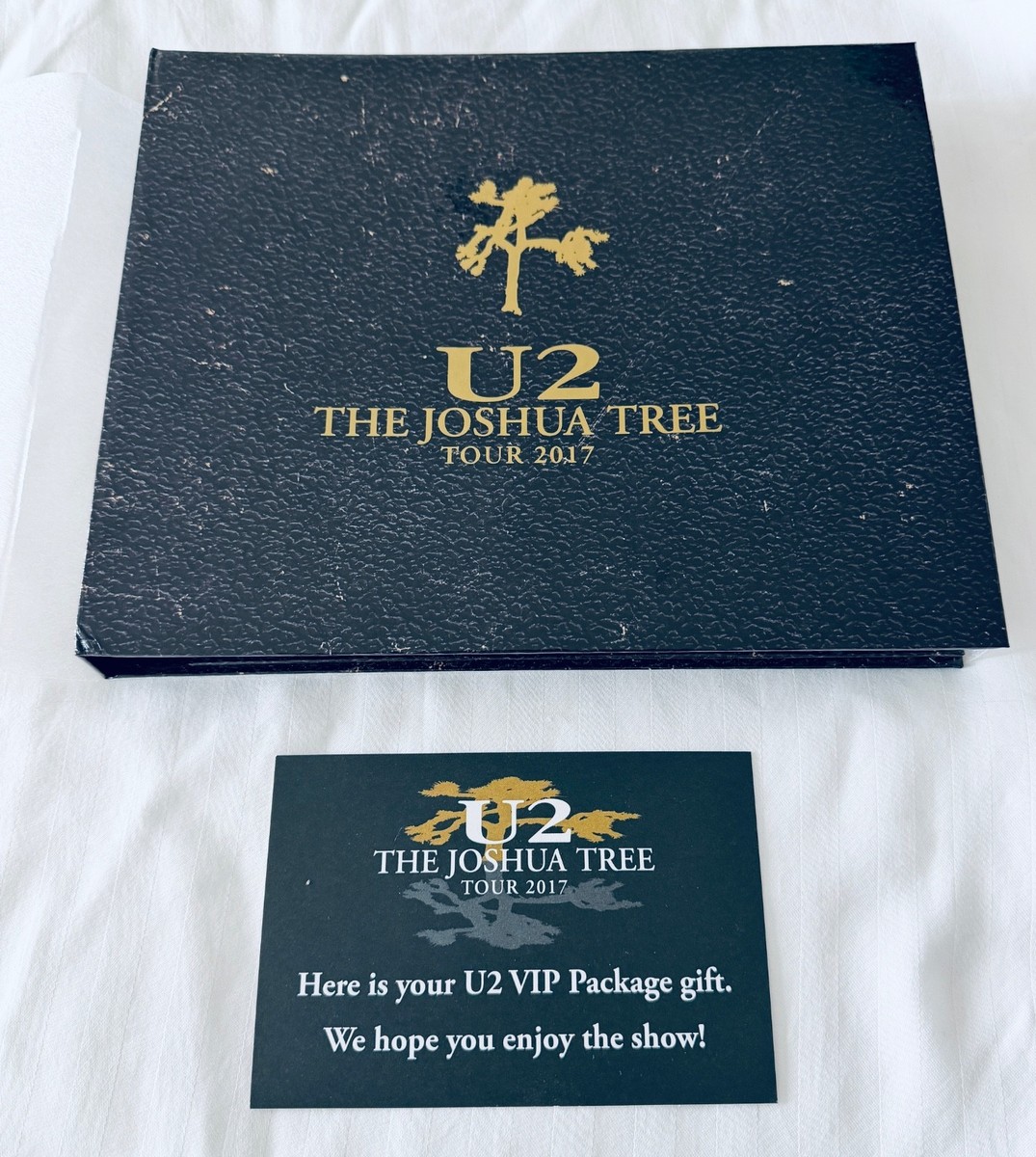 U2 The Joshua Tree Tour 2017 VIP Album Concert Program Book TOKEN