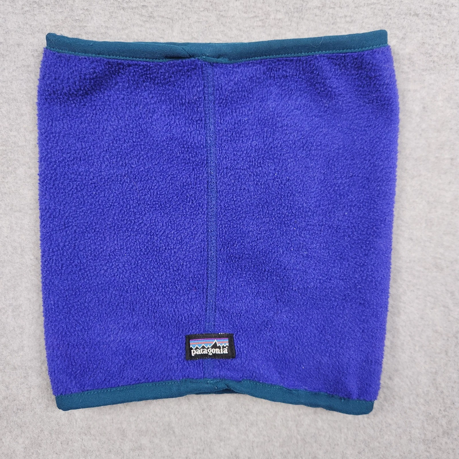 Vintage Patagonia Fleece Neck Warmer Gaiter One Size Blue Capilene Ski Fall 1990
Opens in a new wind