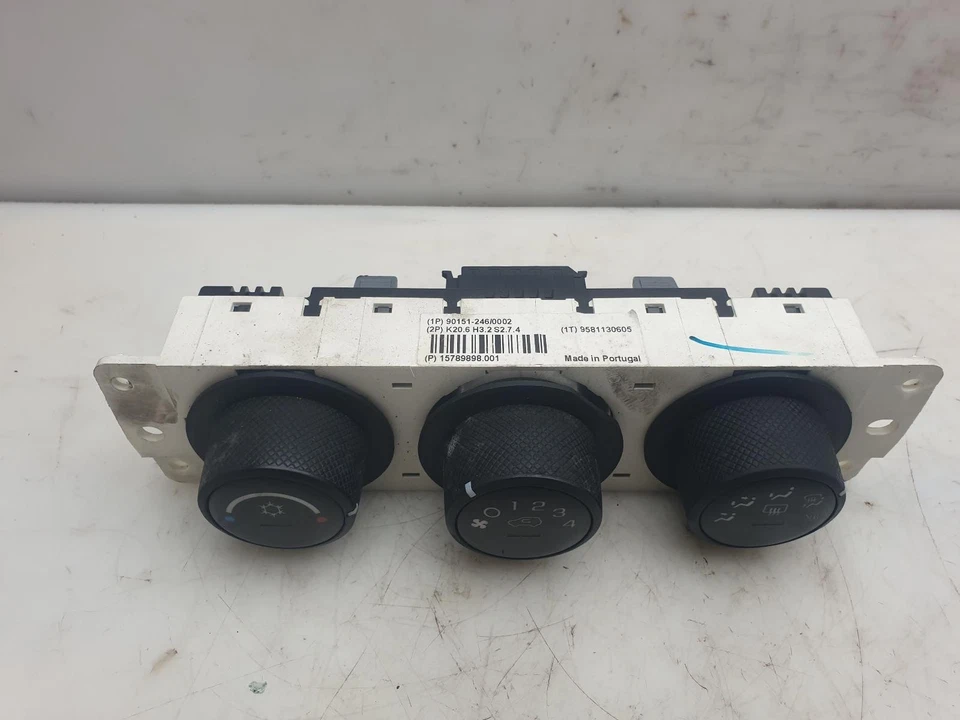 Hummer H3 Heater A/C Air Con Controls 2006 15789898 - Image 2 of 4