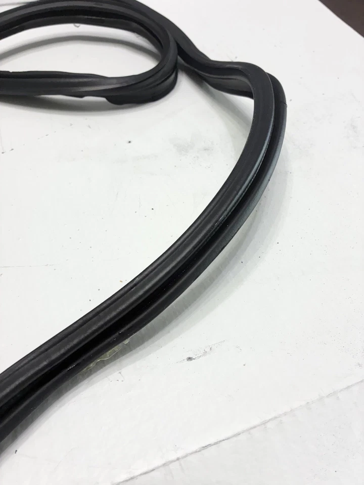 Junta de escotilla trasera/sello contra la intemperie OEM 90-93 Honda Accord Wagon. Leer descripción. Foto 3 de 4