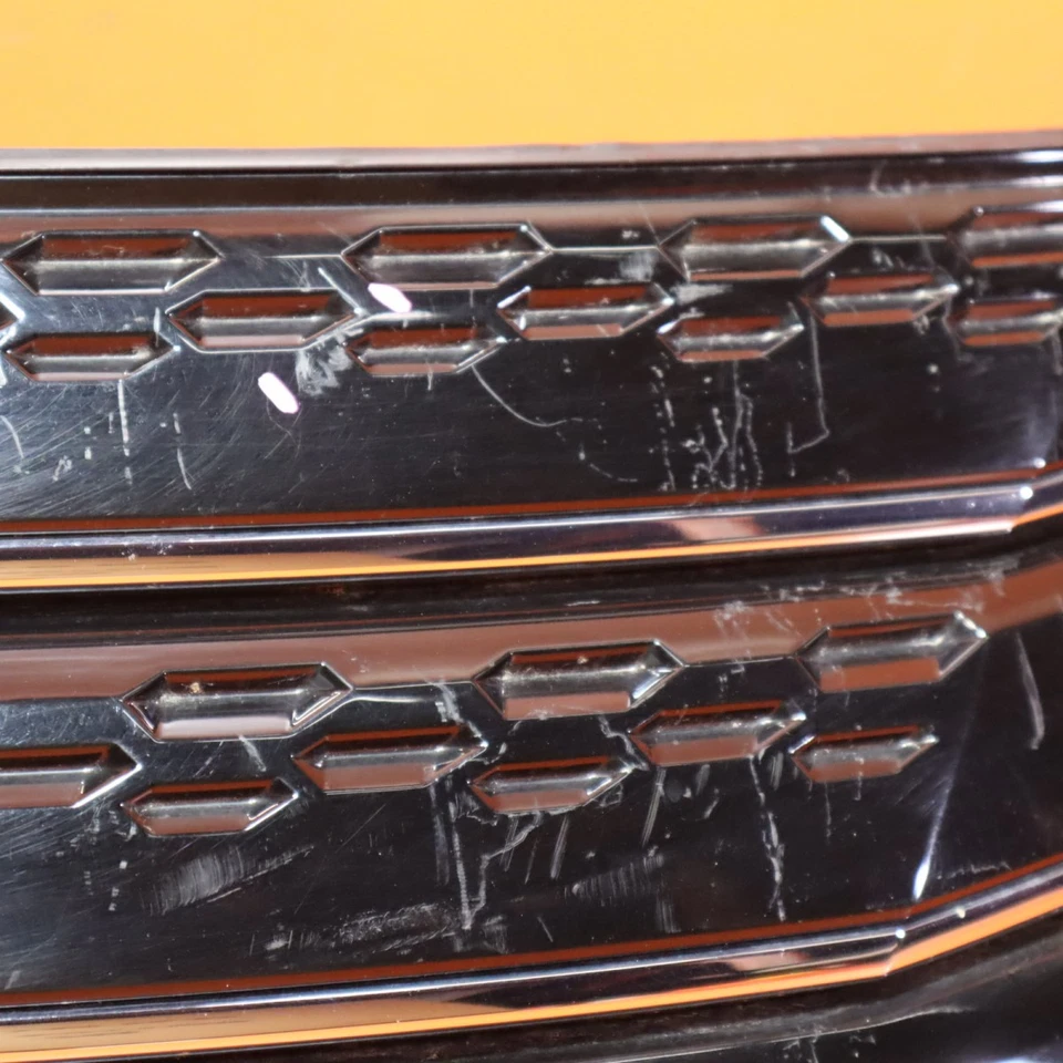 REJILLA MITSUBISHI OUTLANDER 2022 2023 62310W120P OEM Foto 4 de 4