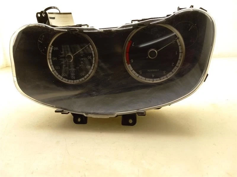 Lexus NX300 F 2018 equipamiento deportivo velocímetro clúster Foto 3 de 4