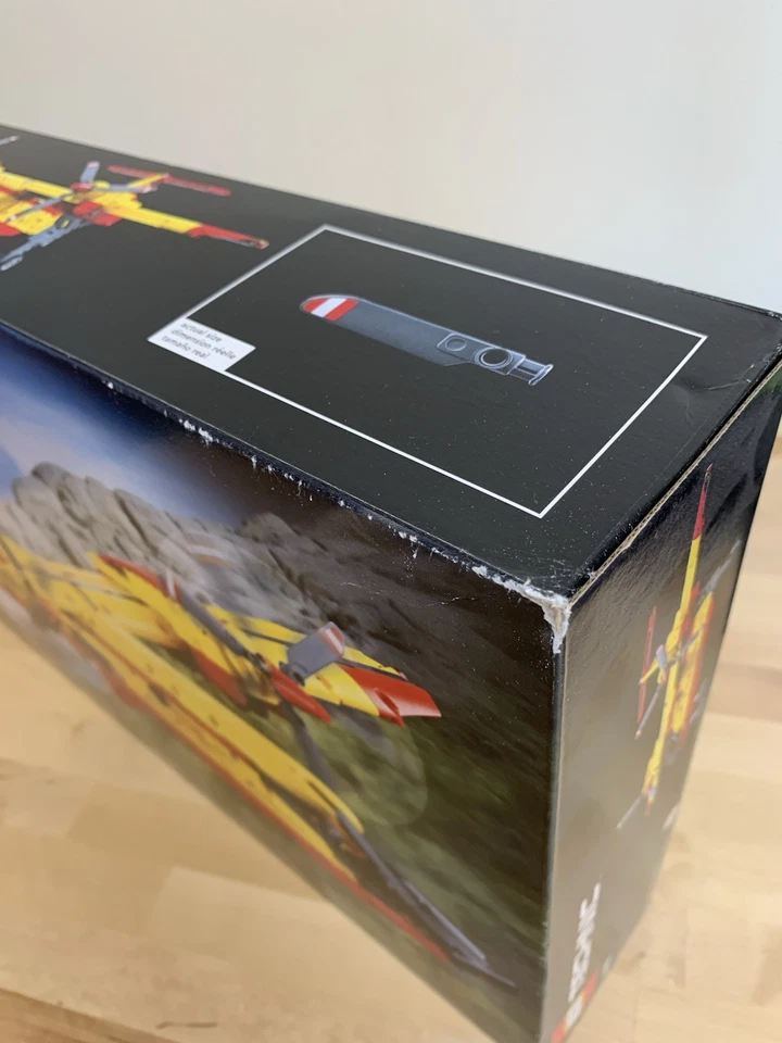 LEGO Technic 42152 Firefighter Aircraft - Image 4 of 4