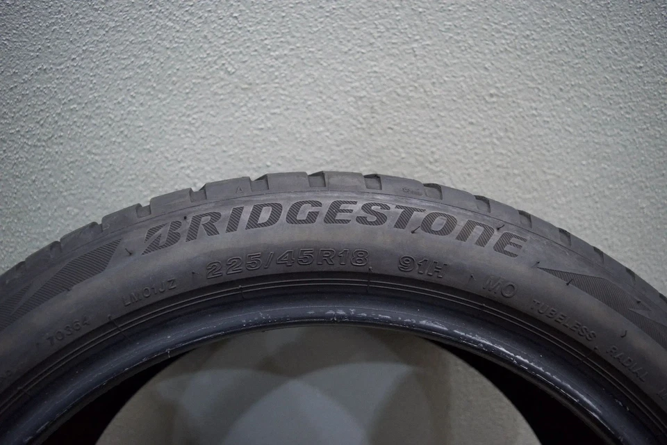 4x Bridgestone Blizzak LM001 MO 225 45 R18 91H M+S Winterreifen DOT23 6,8mm - Bild 2 von 4