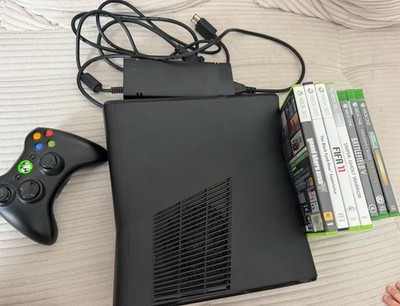 Microsoft Xbox 360 S Mit Controller und Spielen