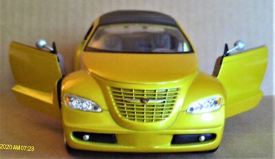 Chrysler Pronto Cruiser 1/18 Gold with Black Top, Concept Car