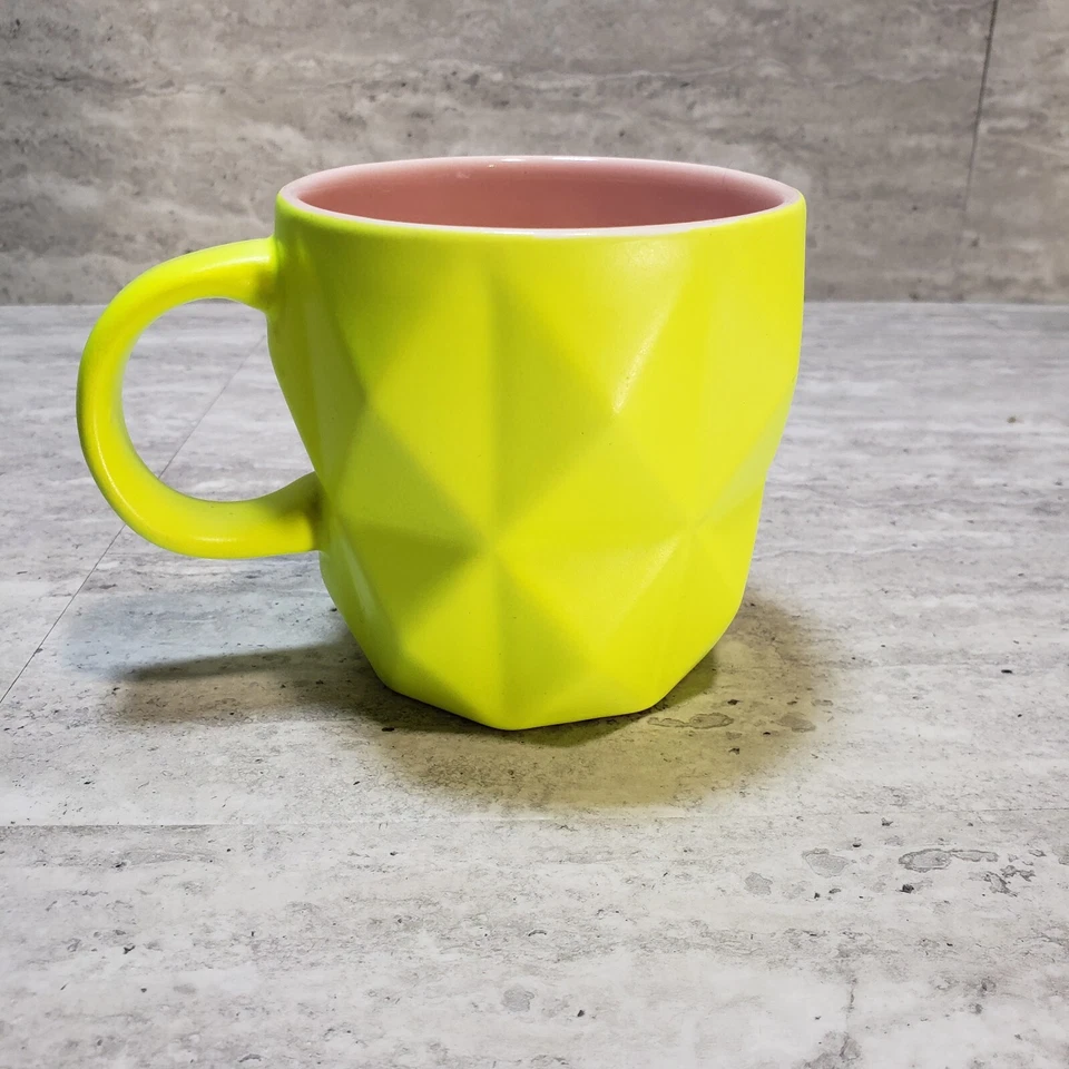 Taza de neón de TEAVANA geométrica verde neón y rosa Foto 2 de 4
